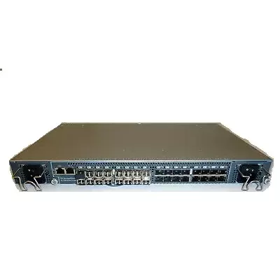 HP StorageWorks 4/32B 4GB 32 Port FC Switch AG756A 447842-001 with 32 Port License 17 SFP