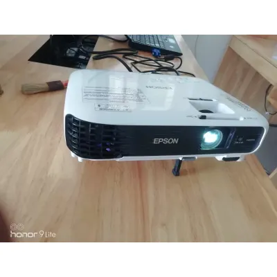 Epson EB-X04 Projector