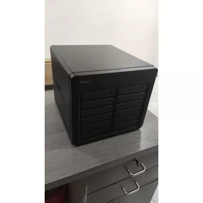 Synology DS2415+ NAS box