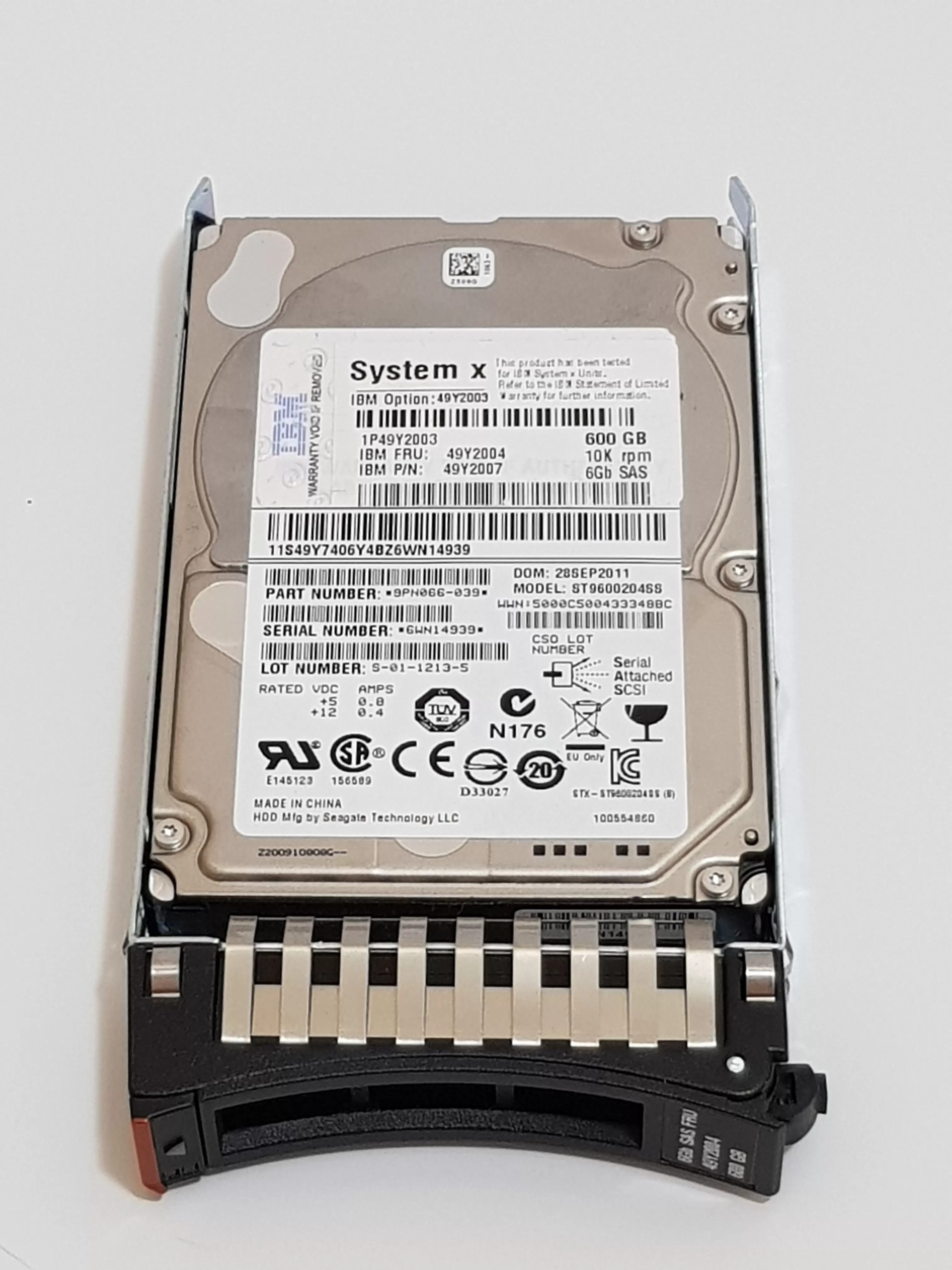 IBM 49Y2052 - 600GB 2.5インチ SAS 10K 6Gb/s HS ハードドライブ (認定整備済み) IBM 49Y2052 600GB 10K 6G 2.5
