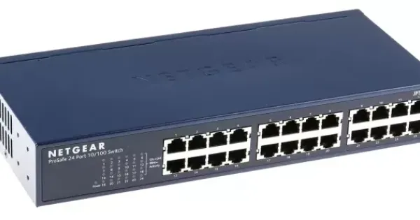 Switch NETGEAR ProSafe JFS524-100EUS - 24 Ports Fast Ethernet 10/100 Mbps, Non Géré, Neuf