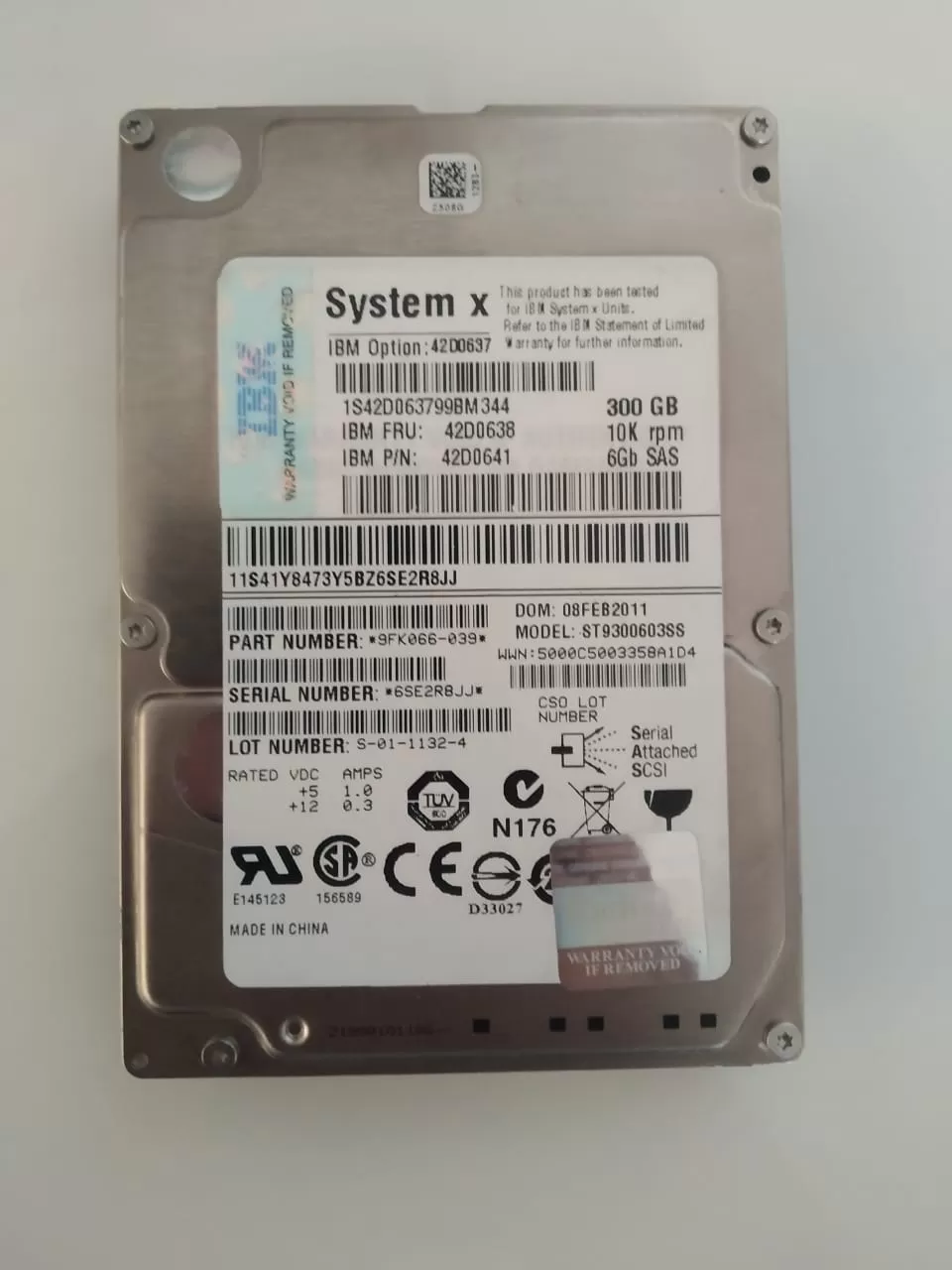 New IBM 300GB 6G 2.5inch 10K SAS Hard Disk 42D0638 42D0637 90Y8878