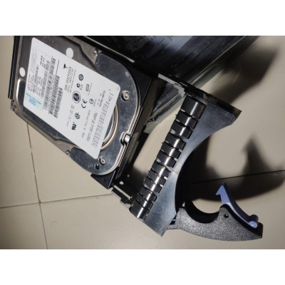 IBM 146.8GB 15K RPM 2G 3.5 Inch SAS FC Hard Disk With Mounting